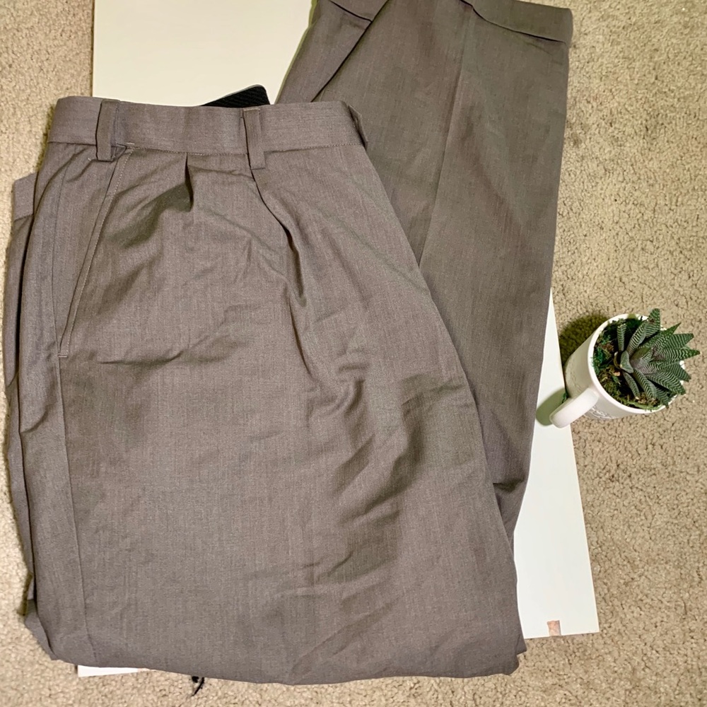 NWOT Van Heusen Men’s Dress Pants